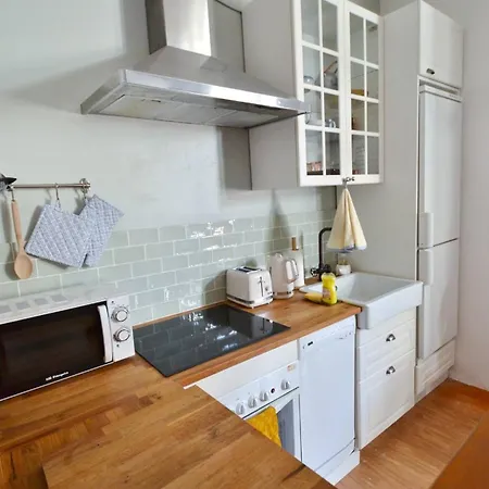 Garazi Apartman *